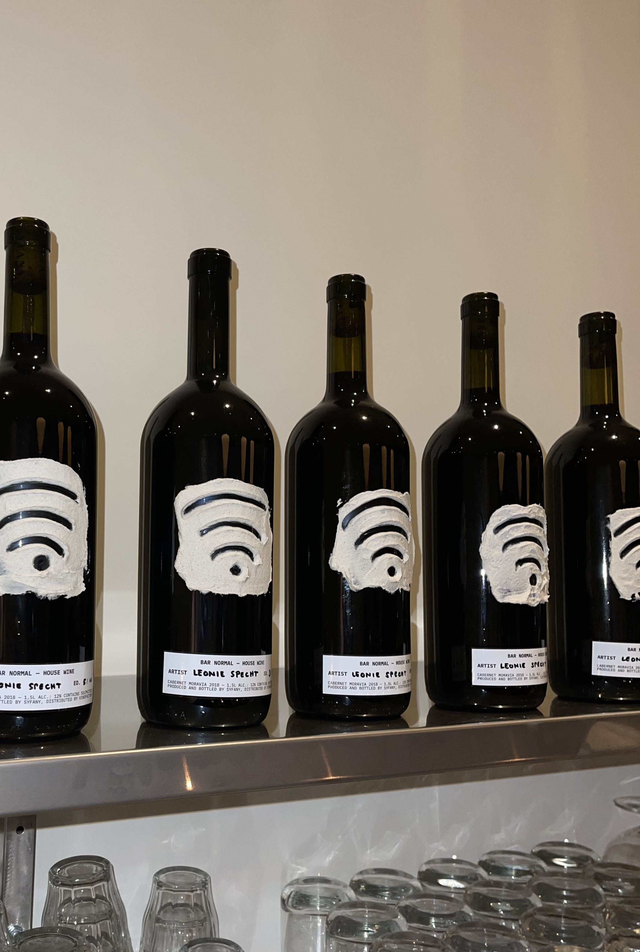 Leonie Specht painting